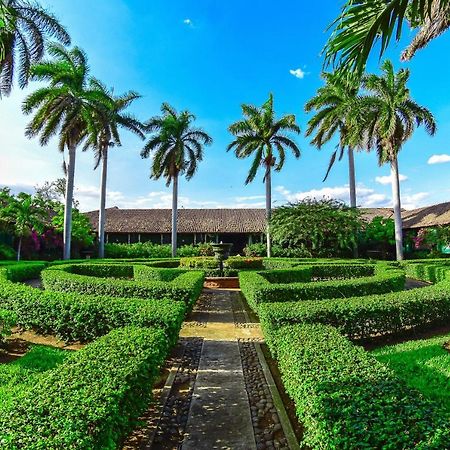 Hotel El Convento Leon Nicaragua エクステリア 写真