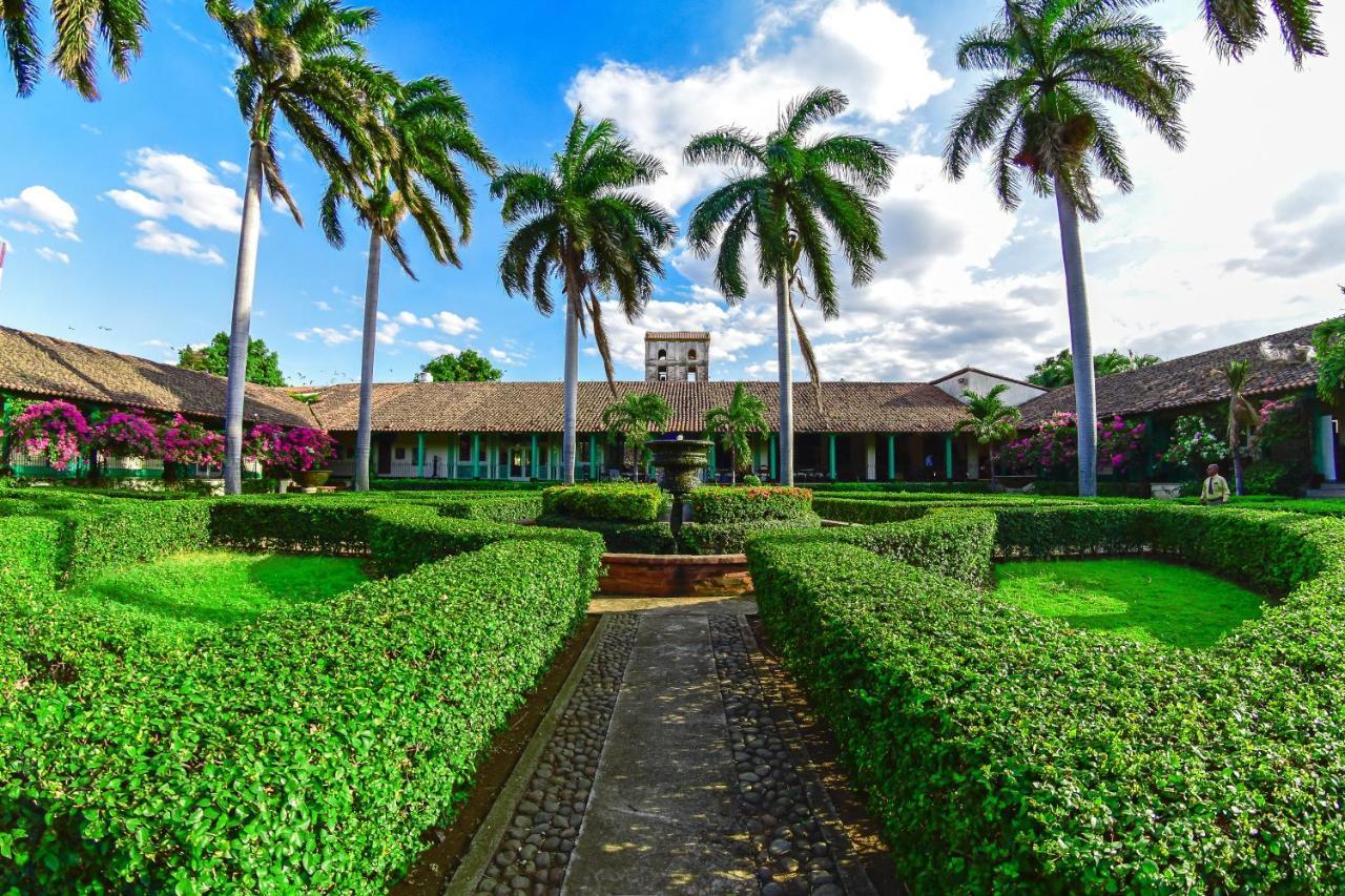 Hotel El Convento Leon Nicaragua エクステリア 写真