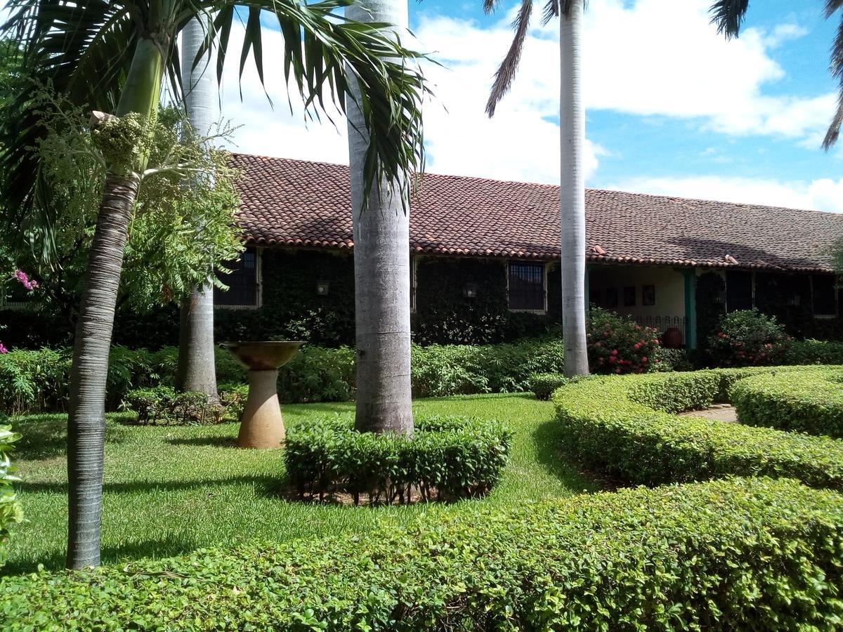 Hotel El Convento Leon Nicaragua エクステリア 写真