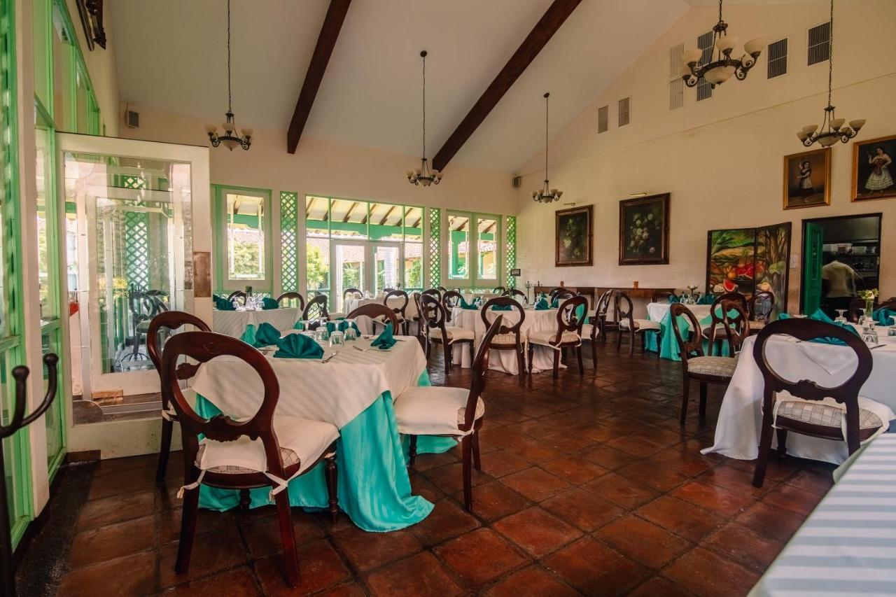 Hotel El Convento Leon Nicaragua エクステリア 写真