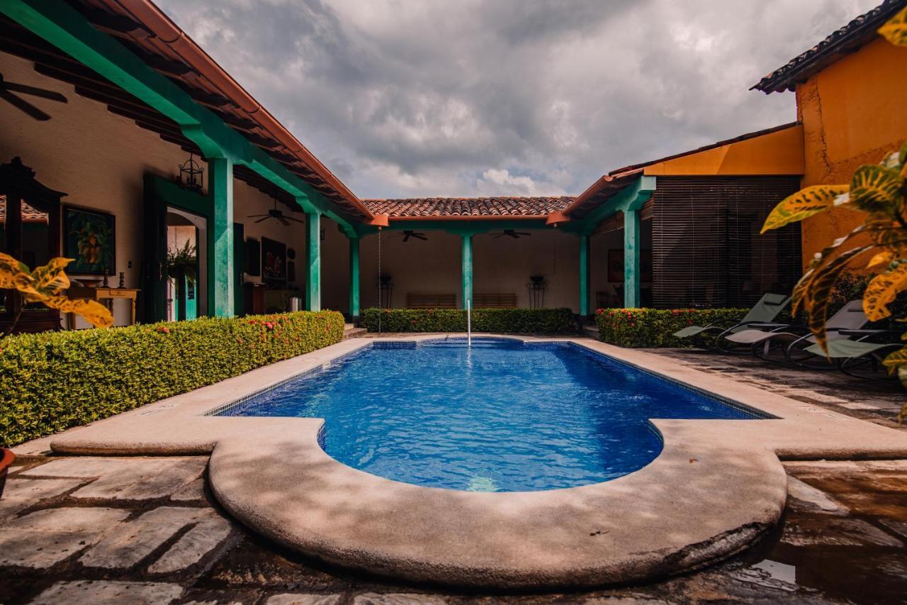 Hotel El Convento Leon Nicaragua エクステリア 写真